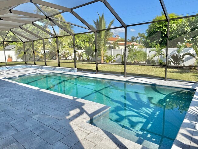 Building Photo - 1111 Mallorca Dr