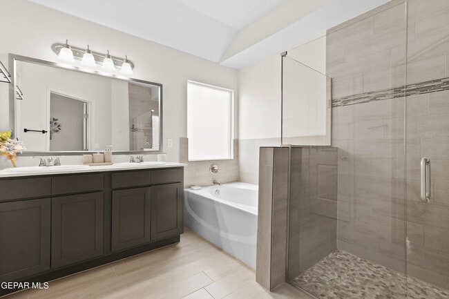 Photo - 13920 Loreina Luz Ave