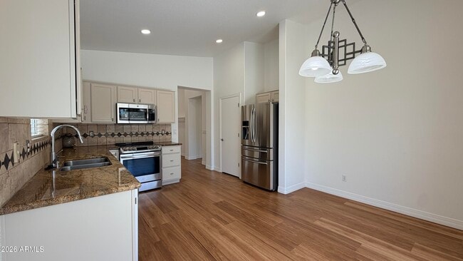 Photo - 3 S Laveen Pl