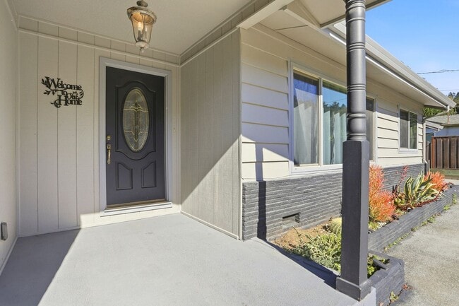 Photo - Country property close to town!