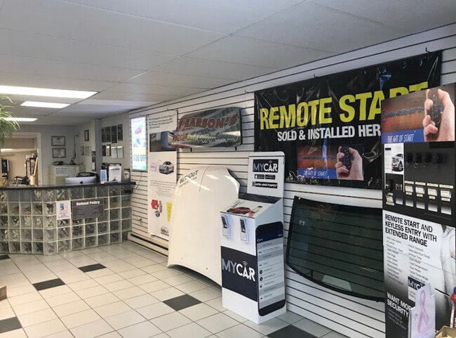 Showroom - 116 N 3rd Ave