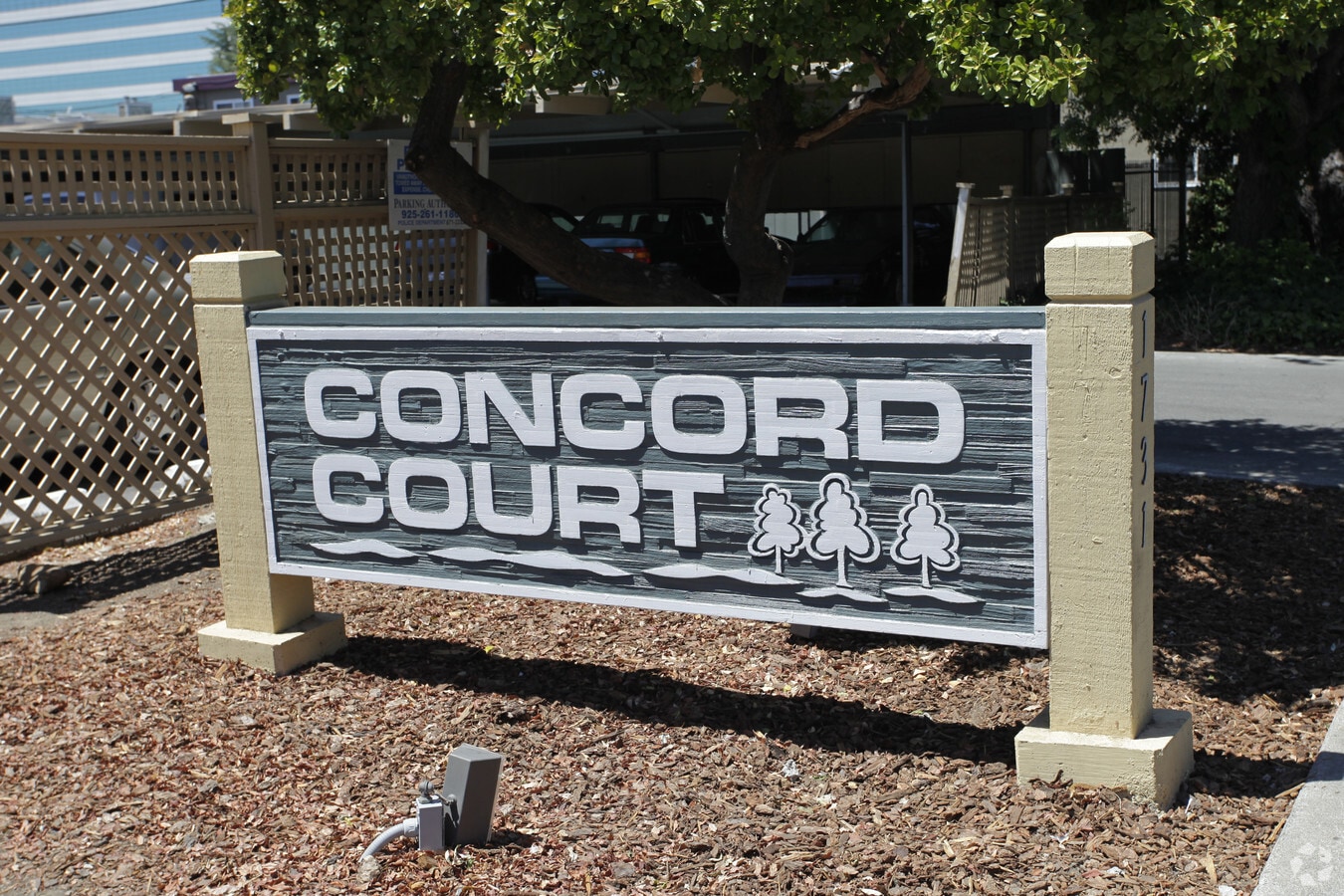 Concord Court Apartments - Concord Court Apartments