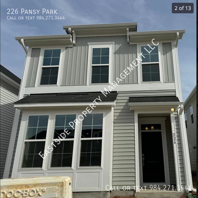 Building Photo - 226 Pansy Pk