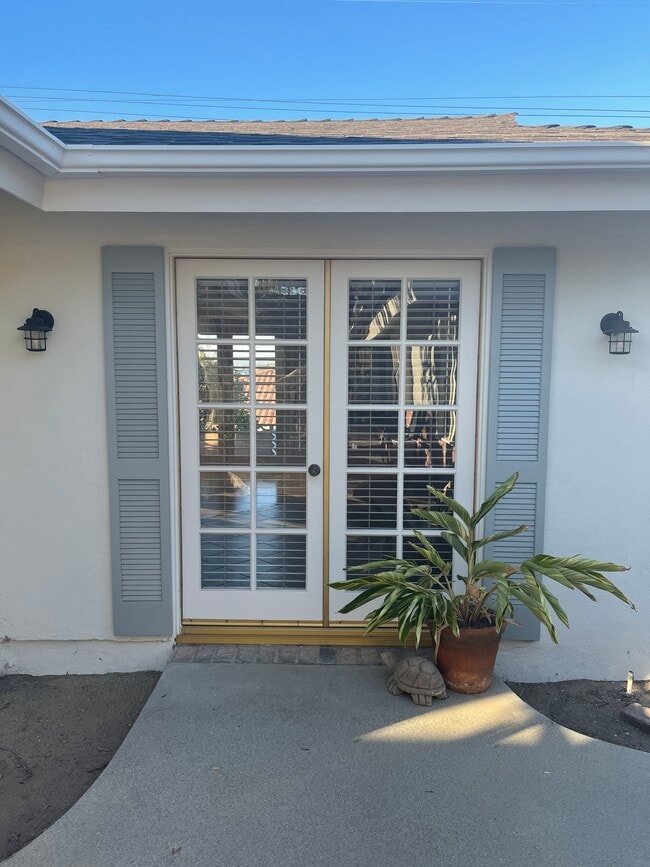 Building Photo - 1305 5th St Rental