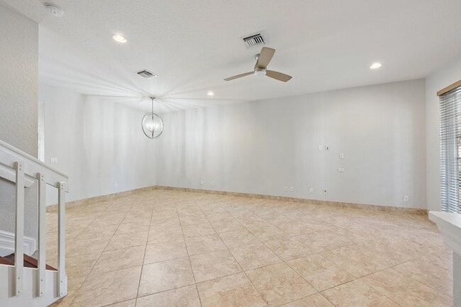 Photo - 147 Mulligan Pl