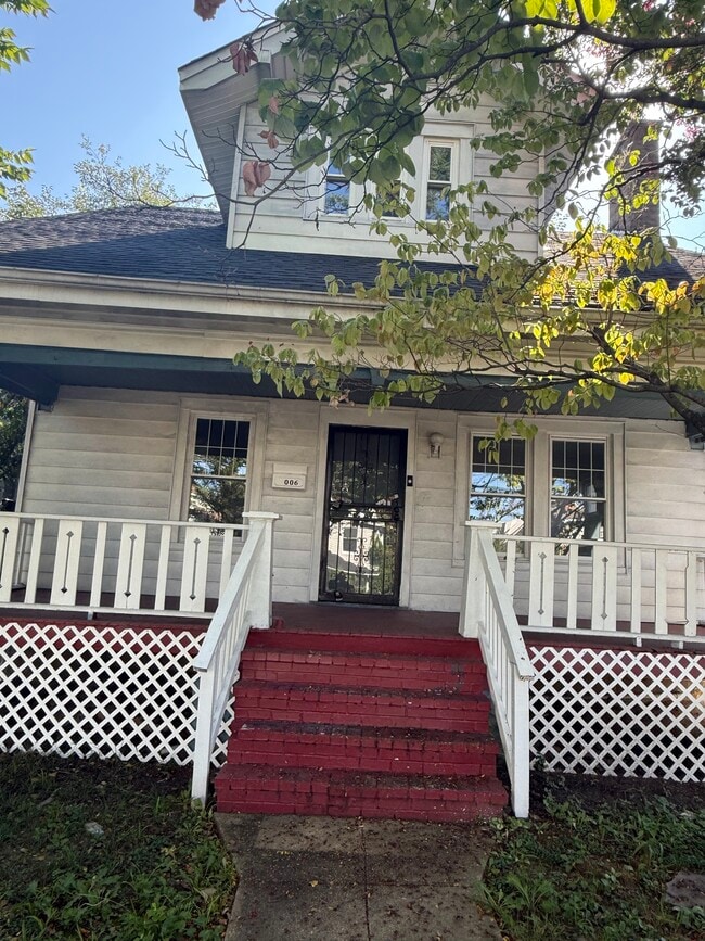 Photo - 3006 South Dakota Ave NE