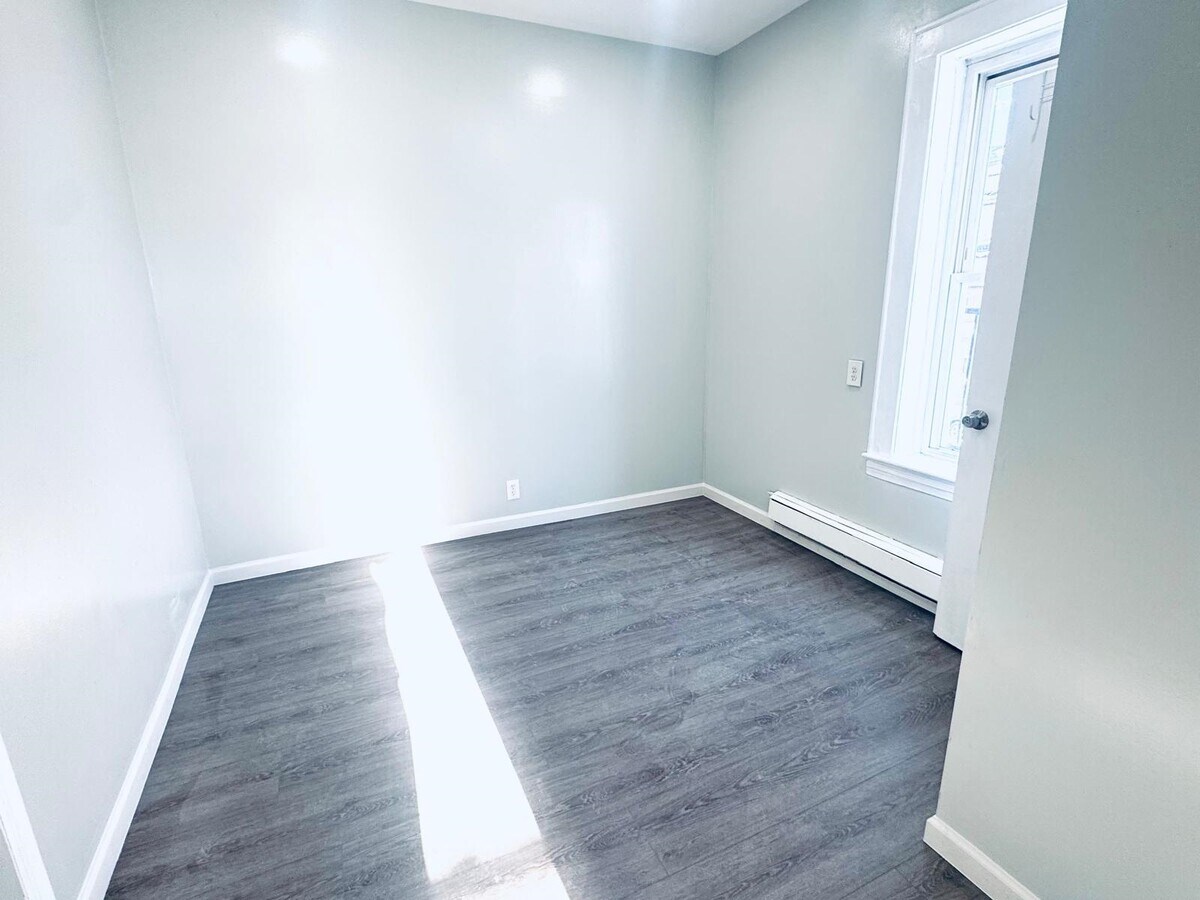 Photo - 113 Mallory Ave Unit B