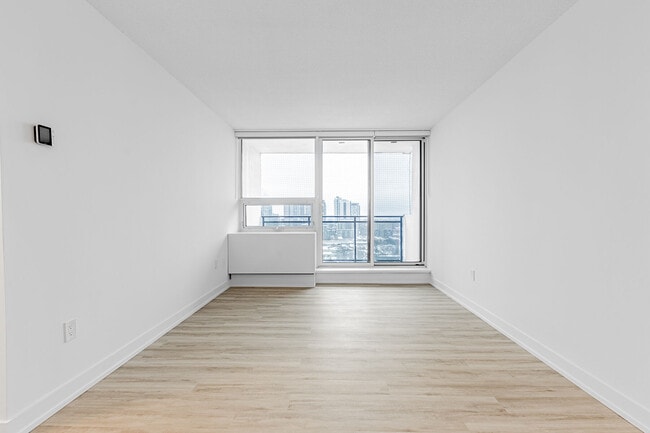 Photo - 201 Sherbourne St