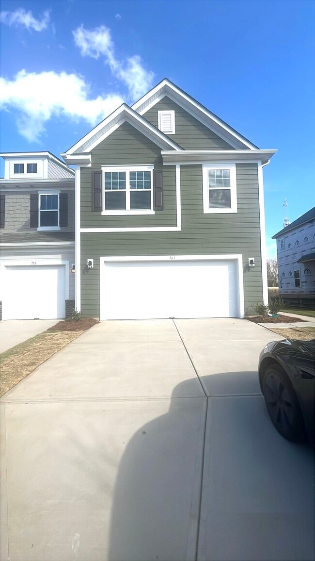 Building Photo - 761 Kitfox Dr NW