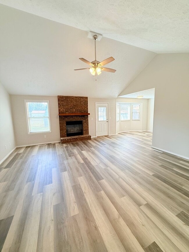 Photo - "Lots Of New" in South/West Springfield on a Quite Culta-sac