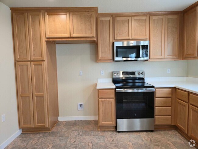 Building Photo - Vacant- Must Apply to schedule viewing Rental