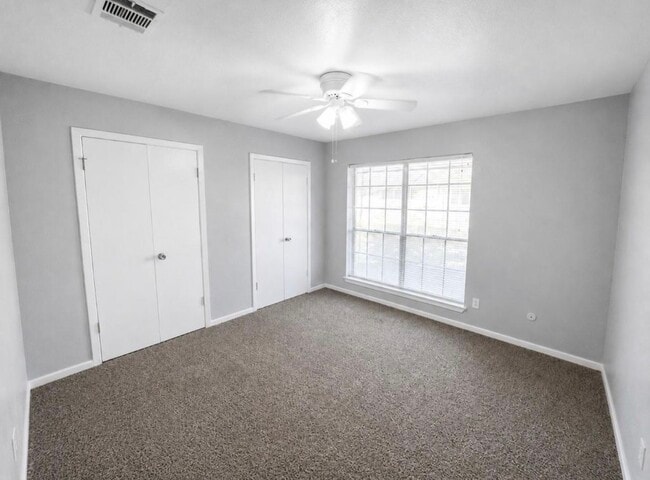 Photo - 3320 Burke Rd Unidad 55