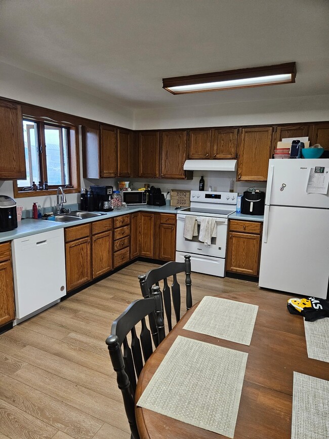 327 6th St Unit 327 6th street