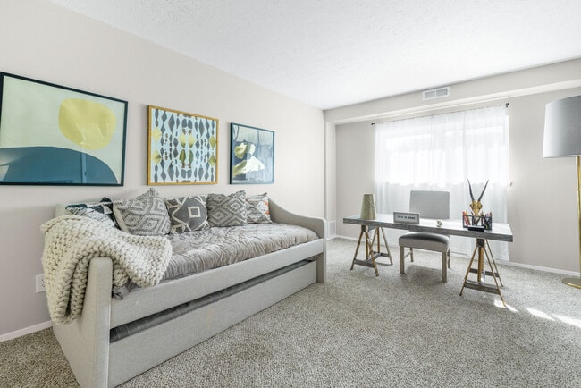 THE VANTAGE APARTMENTS