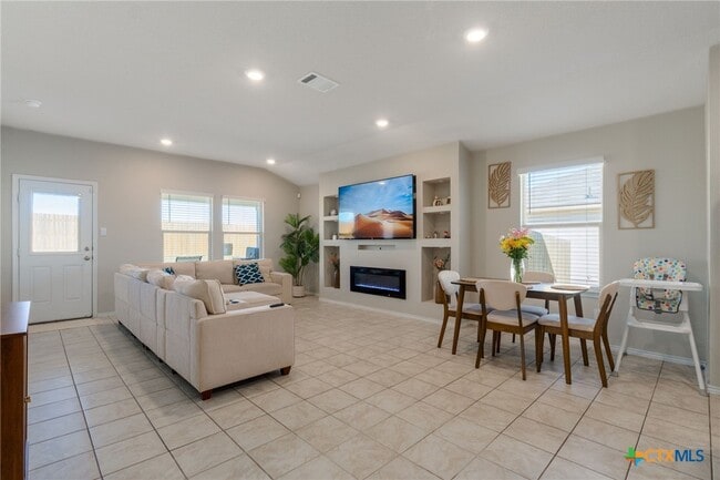 Photo - 5105 Natalia Rd