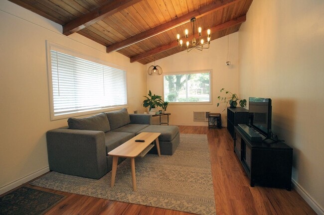 Photo - 11330 SW Tigard St