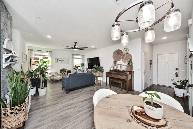 Photo - 25928 Chicory Dr