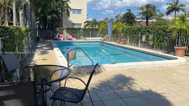 Photo - 1100 NE 1st Ct Condominio Unidad 209