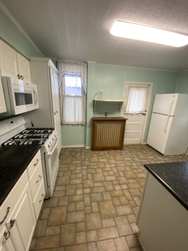 Building Photo - 207 Loucks Ave Rental