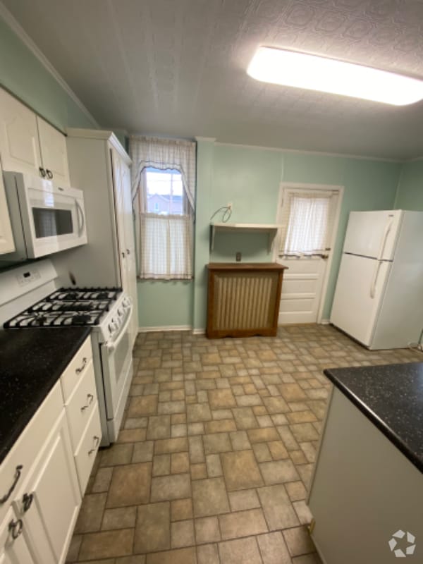 Building Photo - 207 Loucks Ave Rental