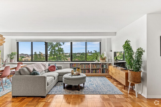 Building Photo - 4740 Connecticut Ave NW Unit 908 Rental