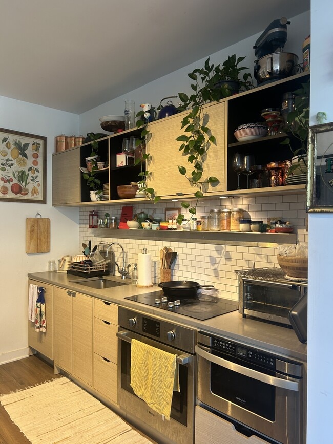 Photo - 2030 8th St NW