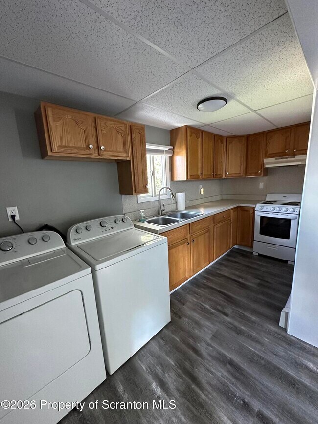 Photo - 148 Monroe St