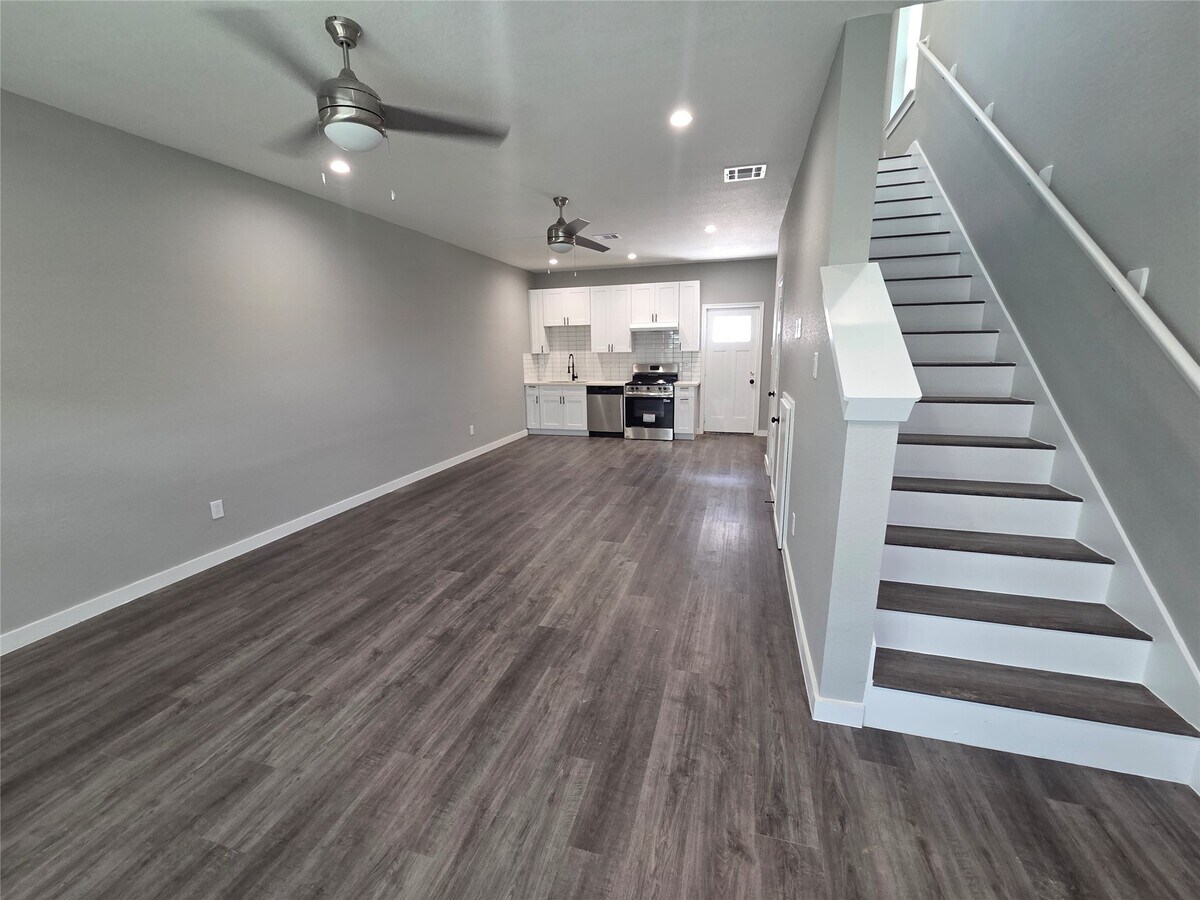 Photo - 9806 Fillmore St Unidad B