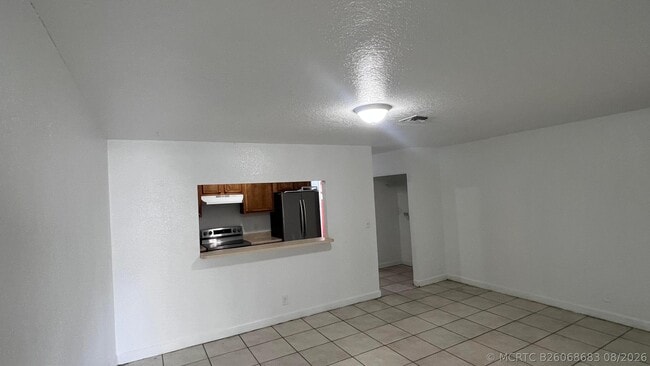 2421 NW 8th Pl Unit 2