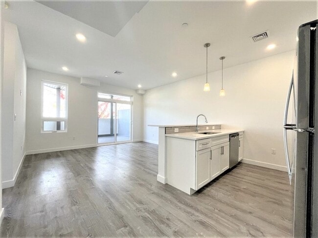 Photo - 302 Broadway Apartment Unit 304