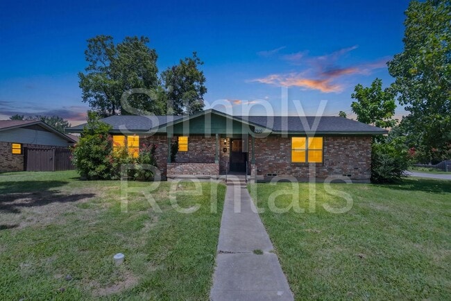 Photo - 3500 Nashville Ave