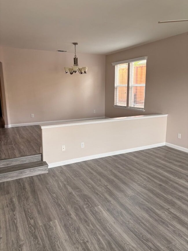 Photo - San Leandro Remodeled 3 bed, 2 bath Cul-de-Sac, Dogs OK,