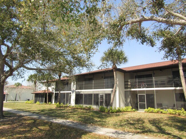 Photo - 401 Airport Ave E