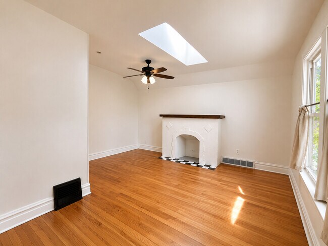 Photo - 4003 Madison Ave Unit 2