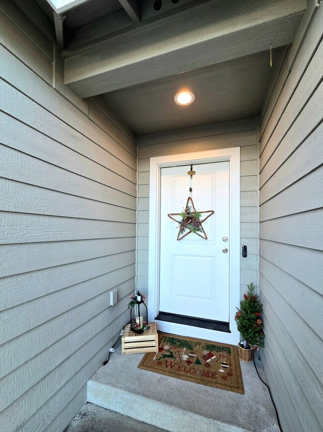 Photo - Brand New Build in Brand New East Wenatchee Neighborhood!