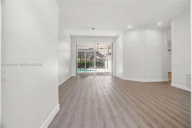 Photo - 2611 Oakbrook Ln