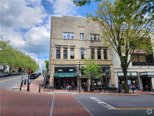 Building Photo - Downtown Bethlehem 2 Bedroom Apt. Unit O