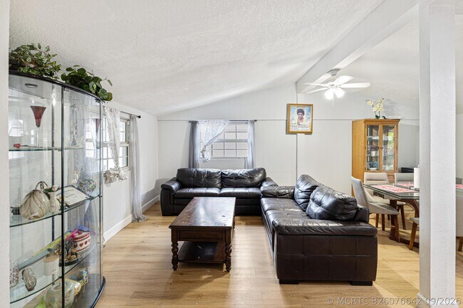 Photo - 3872 Mackinac Rd