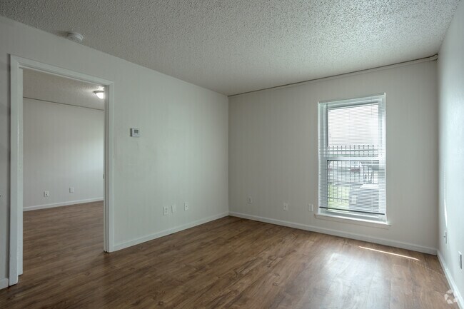 1BR, 1BA - 500SF - Living Area