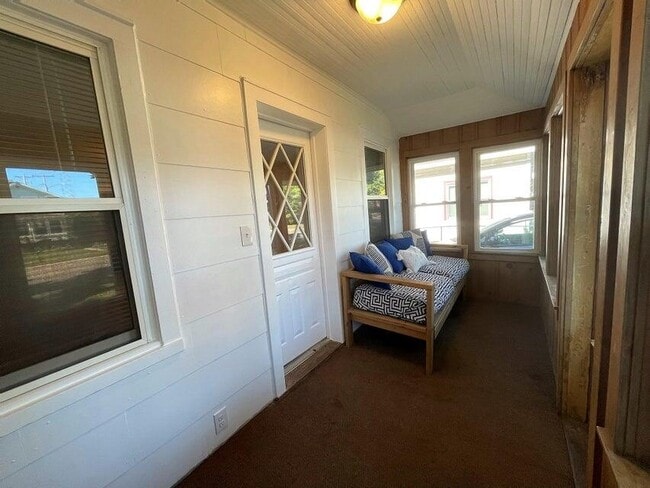 Photo - 212 E Washington St