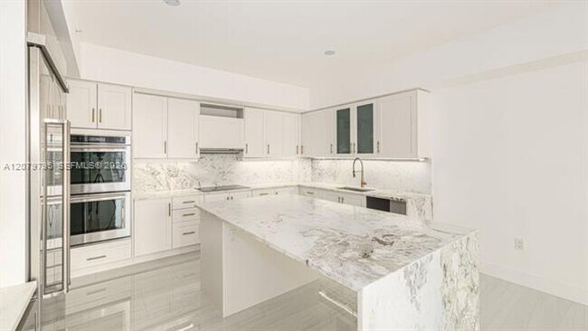 333 Las Olas Way