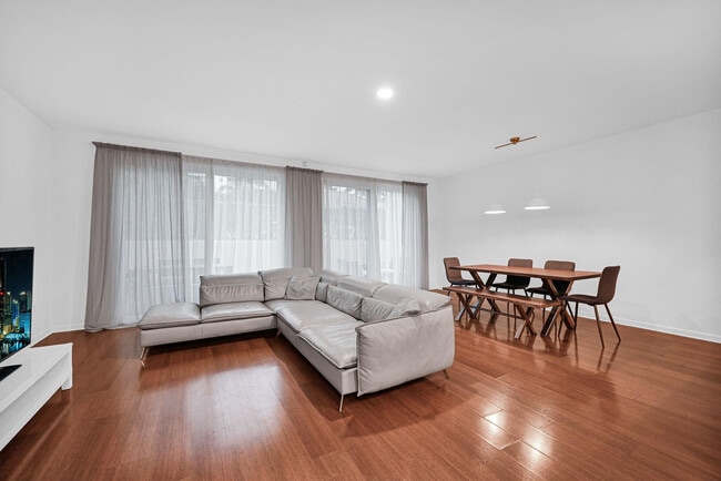 Photo - 21385 Marina Cove Cir