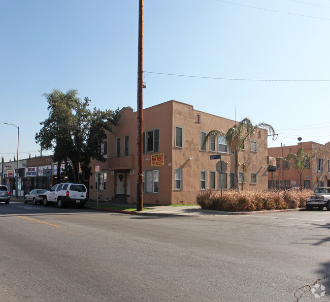 Building Photo - 5118-5120 Fountain Ave Rental