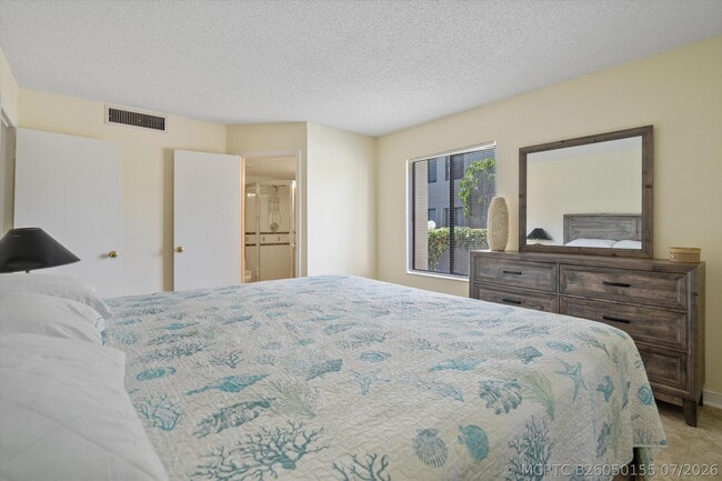 Building Photo - 150 Pineview Rd Unit K3