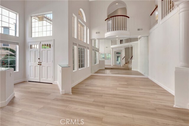 Photo - 26425 La Traviata