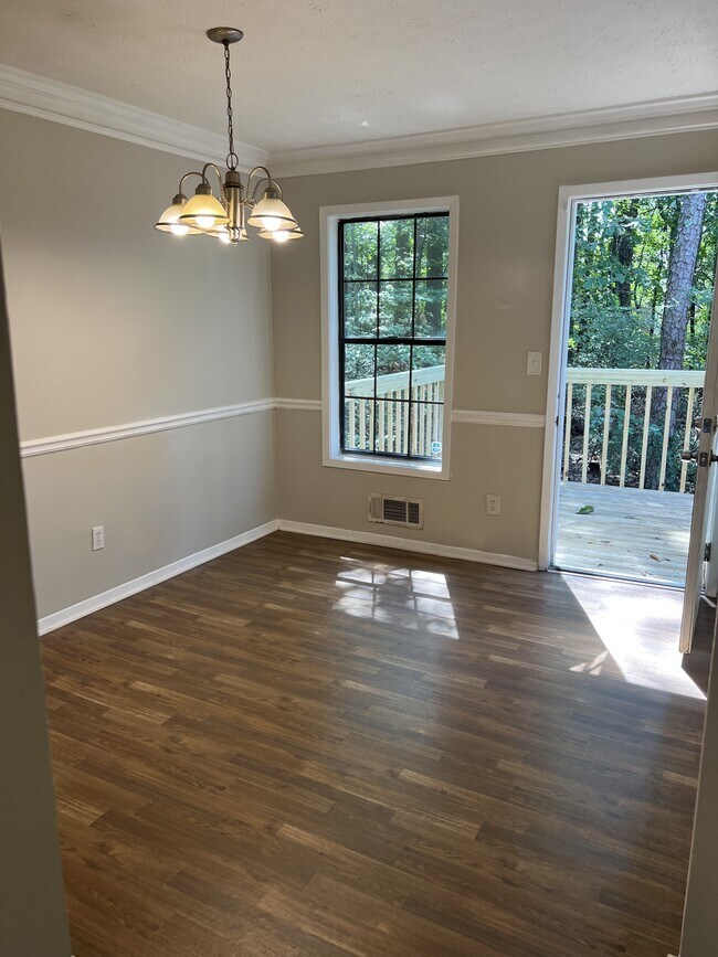 2227 Highpoint Rd