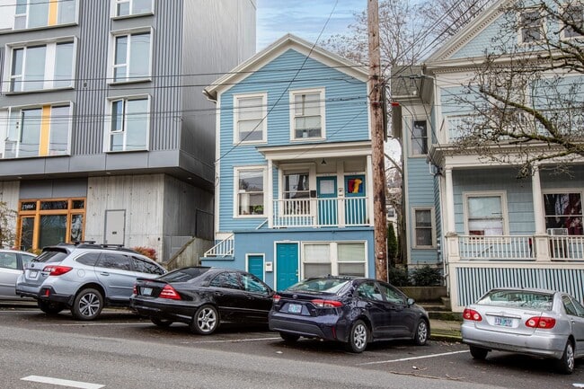 Building Photo - 1510 SW Jefferson St Unit 1510
