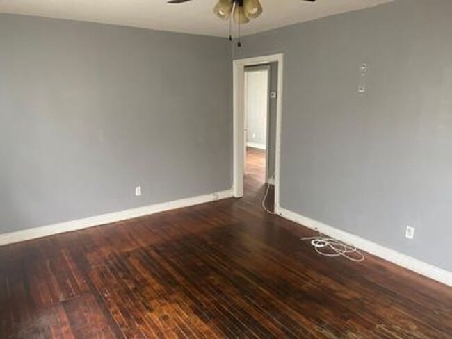 Photo - 2 bed house on Rva Northside!  Central hvac, hardwoods,all electric, lots of parking, laundry,