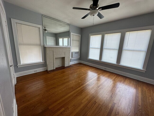 Photo - Newly Remodeled South Highlands Apartment