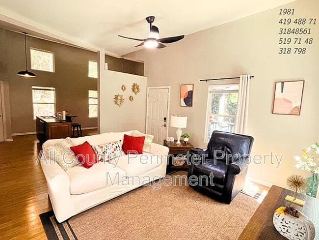 Photo - 837 Forrest Cir SE